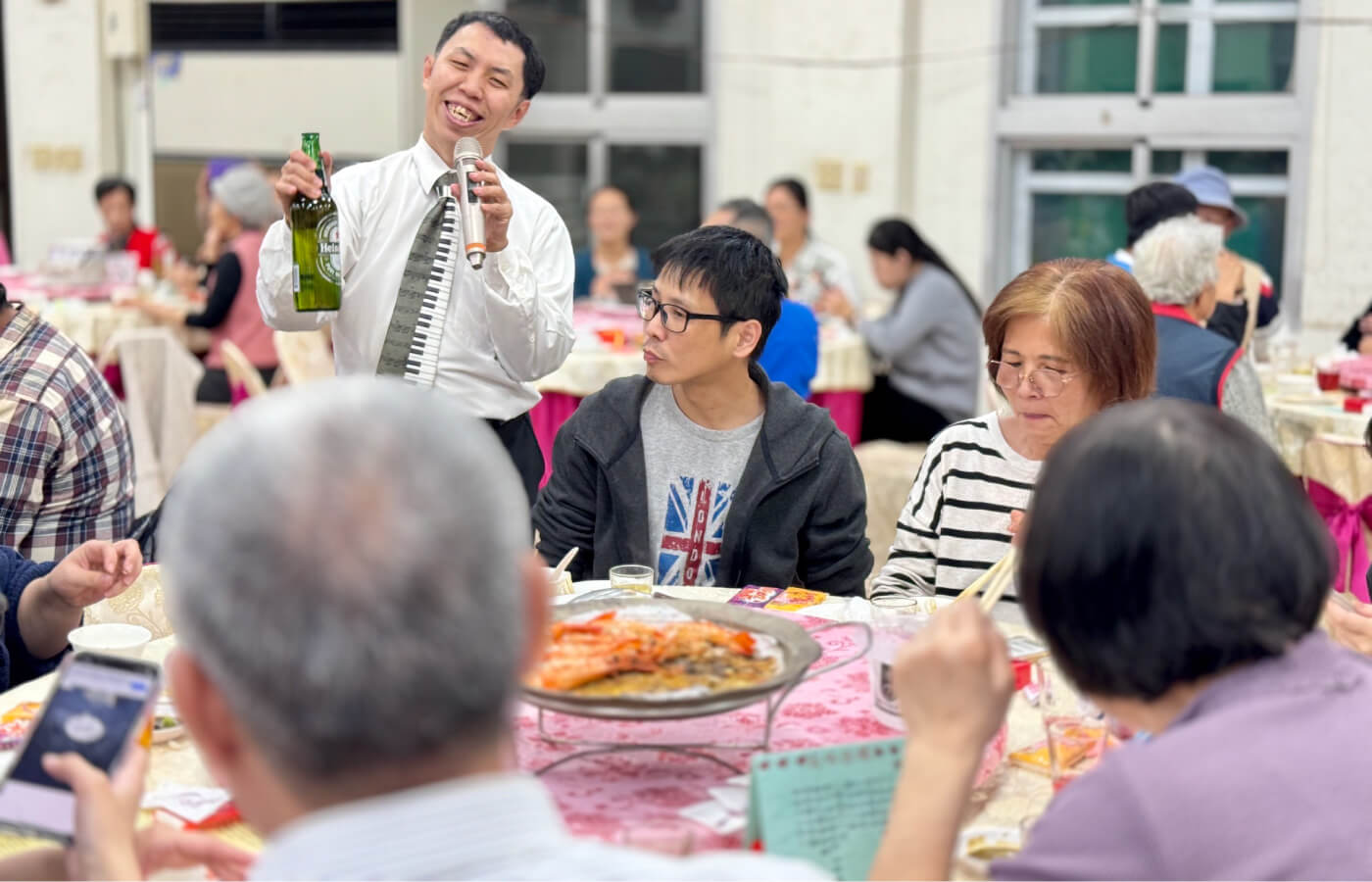 [星星王子樂團案例]星星王子樂團受邀傑勝電業有限公司表演的第7張圖片